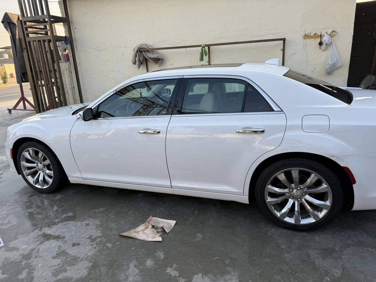 السلام عليكم
‏للبيع أوباما سي ‏16 معلايه 23
‏طبعا مواصفات ال سي معروفة راح اذكر المواصفات

‏ ‏تشغيل عن بعد

‏بانوراما

‏كشنات جلد داخل بيجي 

‏تدفئة تبريد بال كشنات 

‏تدفي ستيرن 

‏ ‏كير ماوس نظام سبورت 

‏ ويل 20 كروم

‏ ‏لا يت زينون عدسة

‏علماً أن السيارة وارد كندا حادث ‏جاملغ وبنيد

‏دور الخلفي بارد 

السيارة دخول جديد رقم بغداد دولي 

سنوية لل2031

السعر خاص 210 وبيه مجال 

السيارة مامشتغله خط

ملاحظة الكير والمكينة والحدادية كفالة 

السيارة باسمي تحويل ثاني يوم 

للاستفسار الاتصال على الرقم *********** مكان السيارة كربلاء
