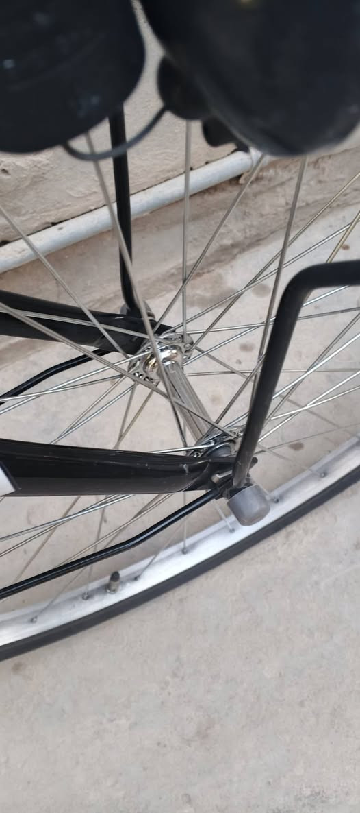 بيسكل للبيع سعر 150  وبي مجال مكاني بصره قرنه بس الشراي خاص رقم الهاتف ***********
