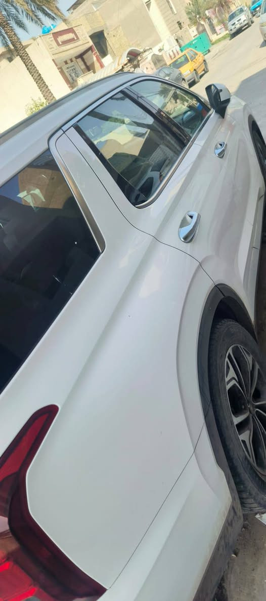 السلام عليكم هونداي بلسايد / موديل 2022 ابيض
رقم أربيل /دولي 
داخل بيجي +صاجي
فول مواصفات 
فتحة سقف
بصمة تشغيل وتشغيل عن بعد
شاشة كبيرة 
كشنات جلد 
كشن منفصل VIP
تدفئة كشنات
كشنات تحكم كهرباء
 منفذ شحن  هاتف كل المقاعد 
شحن لاسلكي
خزن وضعيات 
خمس وضعيات قياده
فول تحكم ستيرن 
مثبت سرعة 
تدفائة استيرن
جنطه كهرباء 
عاكسة كهرباء للاناره الخارجية
كشنات كهرباء
سايد بريك اوتو
السياره وارد أمريكي / بدون دواخل
داخل جديد 
كير محرك كفاله
تبريد كفاله
وبعد بيه مواصفات مامذكوره 
ماشيه  36 ميل 
السعر280 وبيه مجال
مكاني بغداد / شارع فلسطين 
***********
