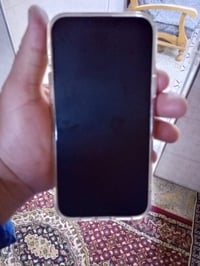 عندي ايفون 14بلاص يعني حجم جبير ذكره ١٢٨ بطاريه ٩٣ تليفون جديد ممفتوح ...