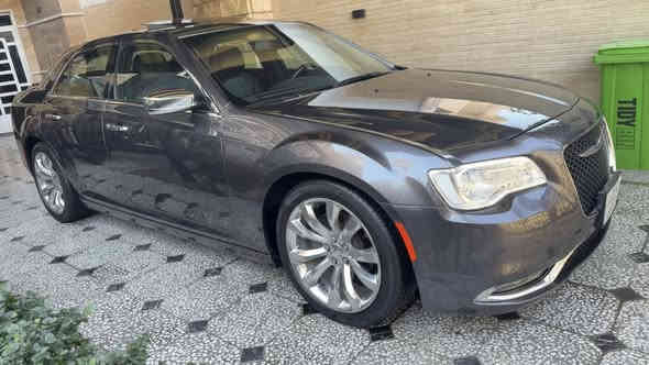 السلام عليكم …
للبيع اوباما ٢٠١٩ لمتد امريكي فول مواصفات ١/١  محرك ٦ سلندر
ضرر بسيط بدون ايرباك رقم وهزة جديد سنوية ب اسمي 
بدون اي نقص سيارة جداً نظيفة المواصفات :- 
١- فتحة ( بنوراما ) 
٢- بصمة تشغيل + تشغيل عن بعد 
٣- كير ماوس 
٤- شاشة كبيرة + كامرة 
٥- كشنات تدفئة تبريد 
٦- كشنات كهرباء + جلد 
٧- ويل ٢٠ كروم بلادي 
٨- لايت لد نهاري 
٩- خزن ميموري 
١٠- فول تحكم ستيرن
١١- محرك ٦ سلندر ( ٣٦٠٠ ) 
١٢- ماشية ٦٤ الف 
وباقي المواصفات المعروفة
 ملاحظة ( صبغ فقط جاملغ امامي بدون ايرباك بدون دواخل ) 
عنواني بغداد حي الجامعة 
السعر ٢٣٧ ورقة
***********
