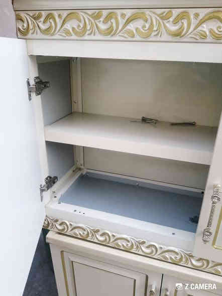 للبيع كاونتر هيكل الالمنيوم وأبواب خشب سطح مرمر لقياس 3متر ونص+ سنك 1متر ونص
***********
