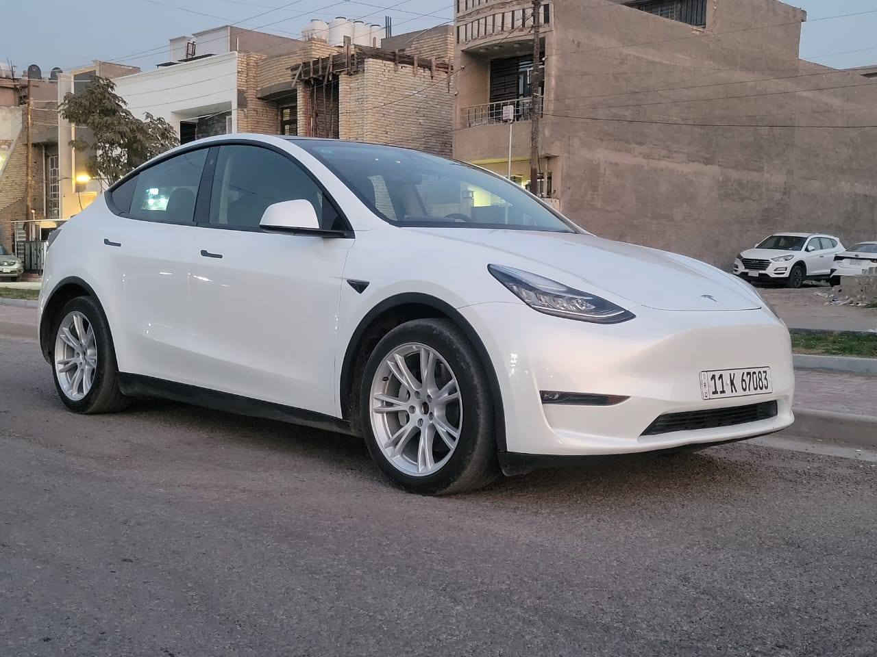 السلام عليكم 
للبيع تسلا Y دبل ماطور 
مديل 2023
حادث خلفي بدون ارباك 
السعر 178
***********
