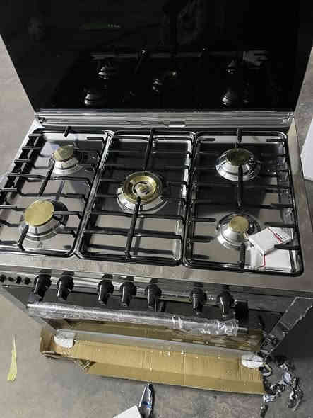 طباخ تكنو اصدار 2024  كسر كارتون  سعر مناسب جداً علماً انو ما مستعمل خمس عيون وفرنين كهرباء وغاز ممفتوح الصور للعرض *********** المكان بلد يثرب
