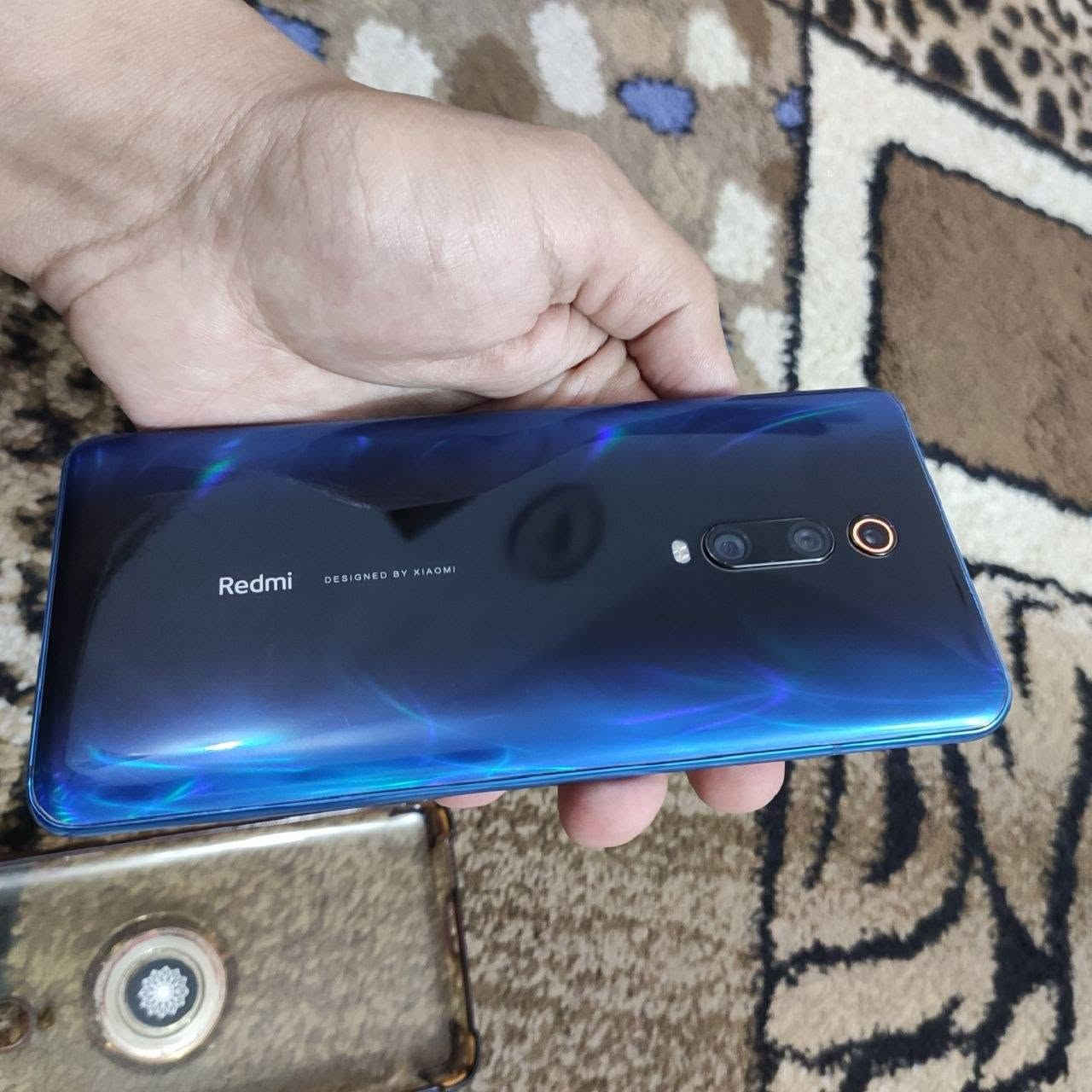 للبيع Xiaomi Redmi K20 Pro (Mi 9T Pro)
• معالج Snapdragon 855
• شاشة AMOLED قياس 6.39 إنج
• رام 8 جيجابايت
• ذاكرة 256 جيجابايت
• بصمة مدمجة بالشاشة
• كاميرا خلفية ثلاثية 48MP + 13MP + 8MP
• بطارية 4000mAh

الجهاز نظيف وشغال بصورة ممتازة.

السعر: 150 الف قفل 
بوبجي 60 فريم 
كامره 60 كي بالفيديو 

المكان نجف الاشرف


**إذا كنت صاحب هذا الإعلان وتريد حذفه لأي سبب، رجاءا أرسل رسالة إلى الدعم الفني**