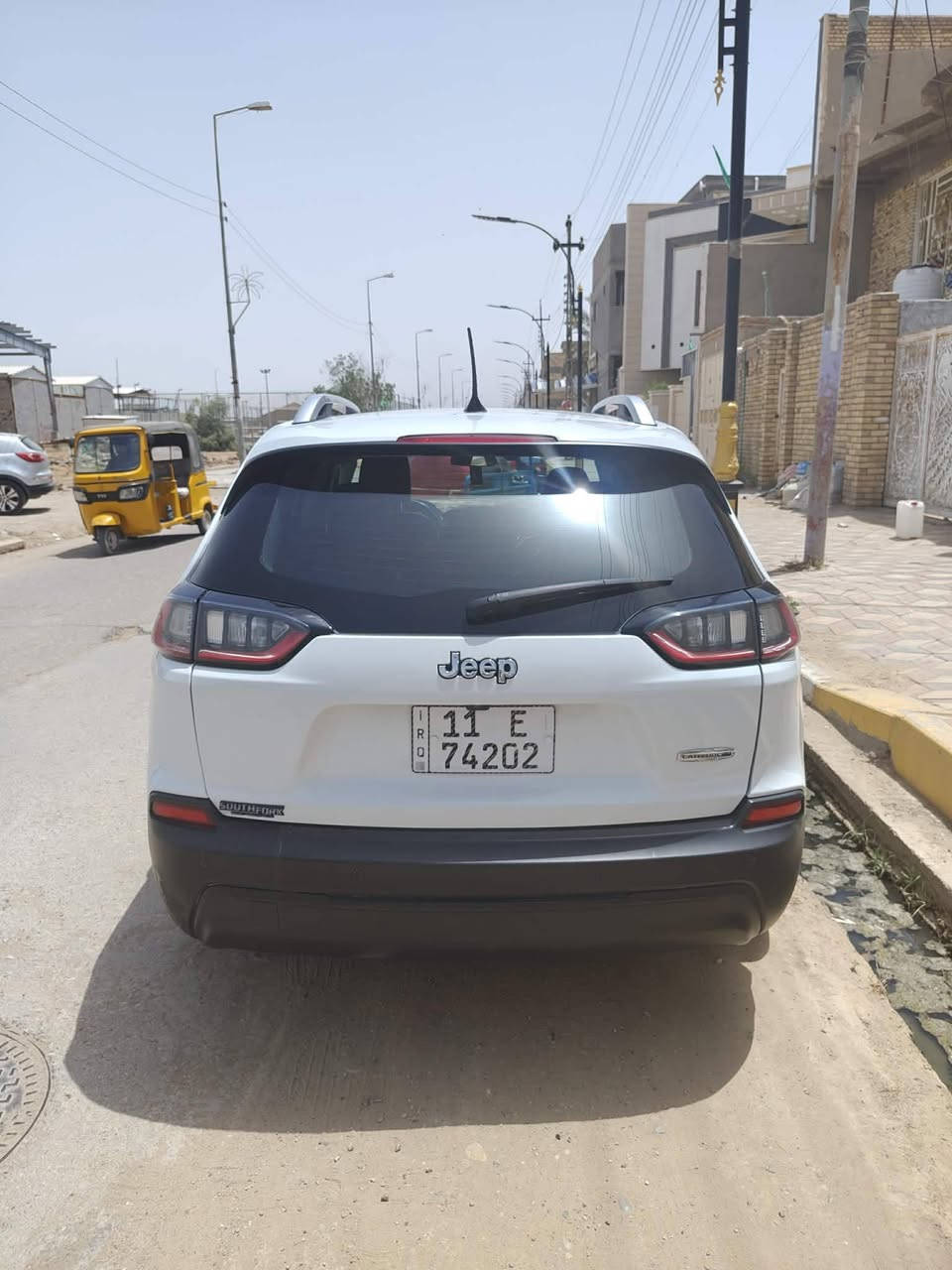 للبيع — جيب بزون 2020
🔥 فول مواصفات ماعدا فتحة السقف
🔥 — حادثه بنيد  فقط
✅ محرك 2400 اربعه سلندر
✅ 4 وضعيات قيادة
✅ نظام Auto Stop
✅  نقاط عمياء
✅ كاميرا دواره
✅ مانع اصطدام أمامي وخلفي

✅ تبريد منفصل قطعتين 
✅ تحكمات كاملة بالستيرن
✅ بصمة أبواب وتشغيل
✅ إنارة ترحيب
✅ إشارات بالمرايا
✅ مقاعد كهرباء مع تدفئة
✅ هيترات زجاج أمامي وخلفي ومرايا
✅ لايتات وبروجكترات زينون بلادي
✅ لايت خلفي LED كامل

✅ نظام كيج الإطارات الذاتي
(السيارة تحدد ضغط الاطار
✅ مخارج كهرباء 110V
✅ تايرات أمامية جديدة

📌 تحويل ثاني يوم
📌 رقم بغداد

السعر: 130

📞 الاتصال:***********
