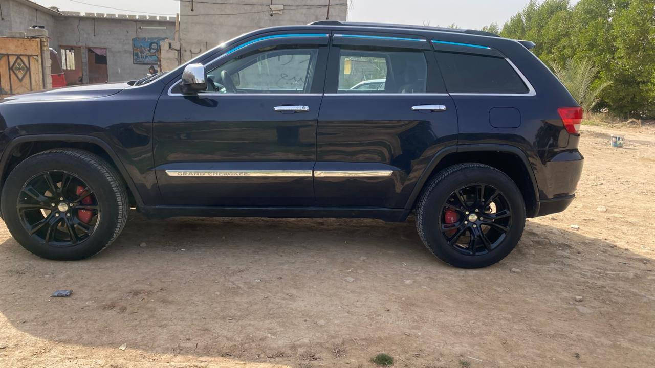 جيب الاريدو 2011 بغداد رش بنيد وباب أثر خدوش بدون ضرر سعر 130 للاتصال ***********
