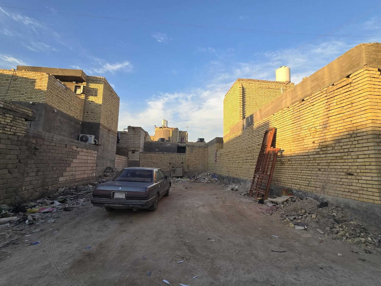 قطعه زراعي سند ٢٥ سكنيه خنيطله كاع الدبوس متوفر جميع الخدمات مساحه 200 متر 
السعر 53 وبيه مجال 
للإستفسار الاتصال او وتساب 
*********** خالد الشريفي 
*********** مهدي عماد
