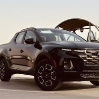 شباب للبيع هيونداي_سنتاكروز  2023   فول موصفات بدون فتحة  السياره مرقم...