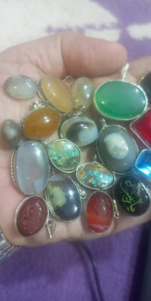 سلام عليكم للبيع احجار عدد 30 جزع وسليماني عطف و سليماني عين صريحة و سنام الجمل و قلادة فيروزي و عقيق مخطوط و شفه و ياقوت و توباز كلهن 50 الف مع التوصيل ما اراوس


**إذا كنت صاحب هذا الإعلان وتريد حذفه لأي سبب، رجاءا أرسل رسالة إلى الدعم الفني**