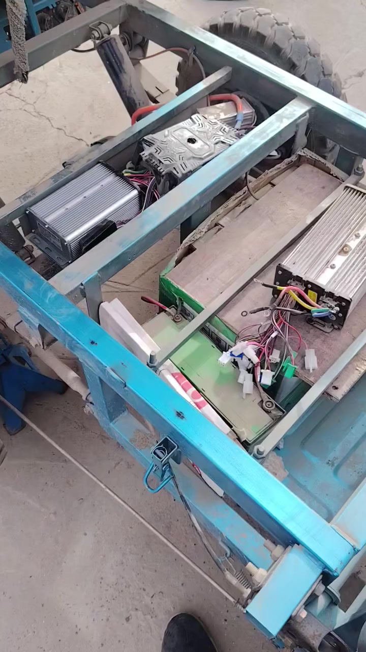 تصليح موقعي  كافة الستوتات والدراجات الشحن توجد جميع ادوات الستوتات والدراجات الشحن توجد خدمة توصيل جميع المحافظات المراسله او الاتصال *********** واتساب.
