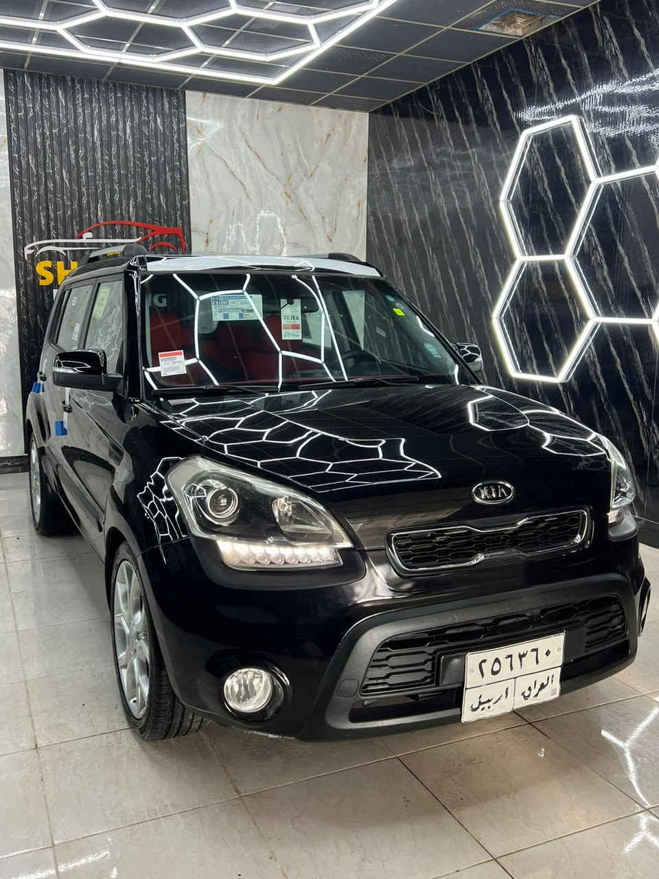 كيا صول خليجي فول مواصفات اعلى فئه سياره باقيه عل وضع الوكاله مكفوله كفاله عامه مواصفات سلايد داخل احمر ١٠ سماعات دواخل سماعات لد الالوان  تكدر تغيره شاشه لمس لد امامي و خلفي والاشاير هم لد ويلكب عنكبوت بلادي كبير دبل تحكمات سياره حلوه ونضيفه من الشركه عل ايد واحد سنويه جديده السعر 118 مكان السياره السليمانيه 
***********

