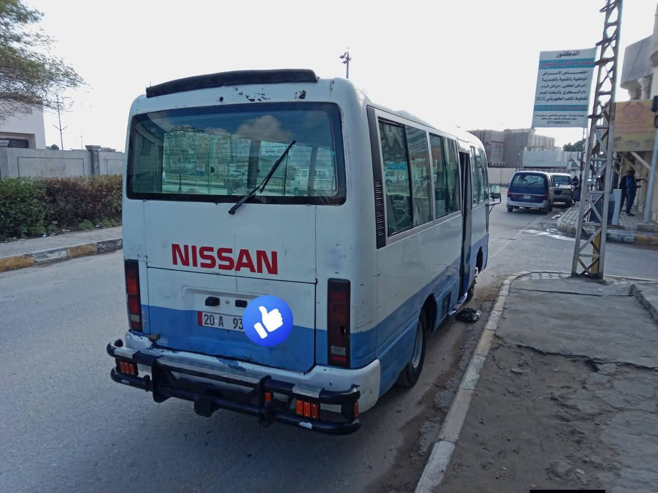 السلام عليكم كوستر نيسان للبيع 2002 مكينه كاز السياره جاهزه رقم انكليزي مكاني  بالحله ***********
