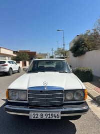 1980 ديزل فول بلاد بس الصبغ مصبوغ جديد ماشي 120 الف ميل  السياره 4 سلن...