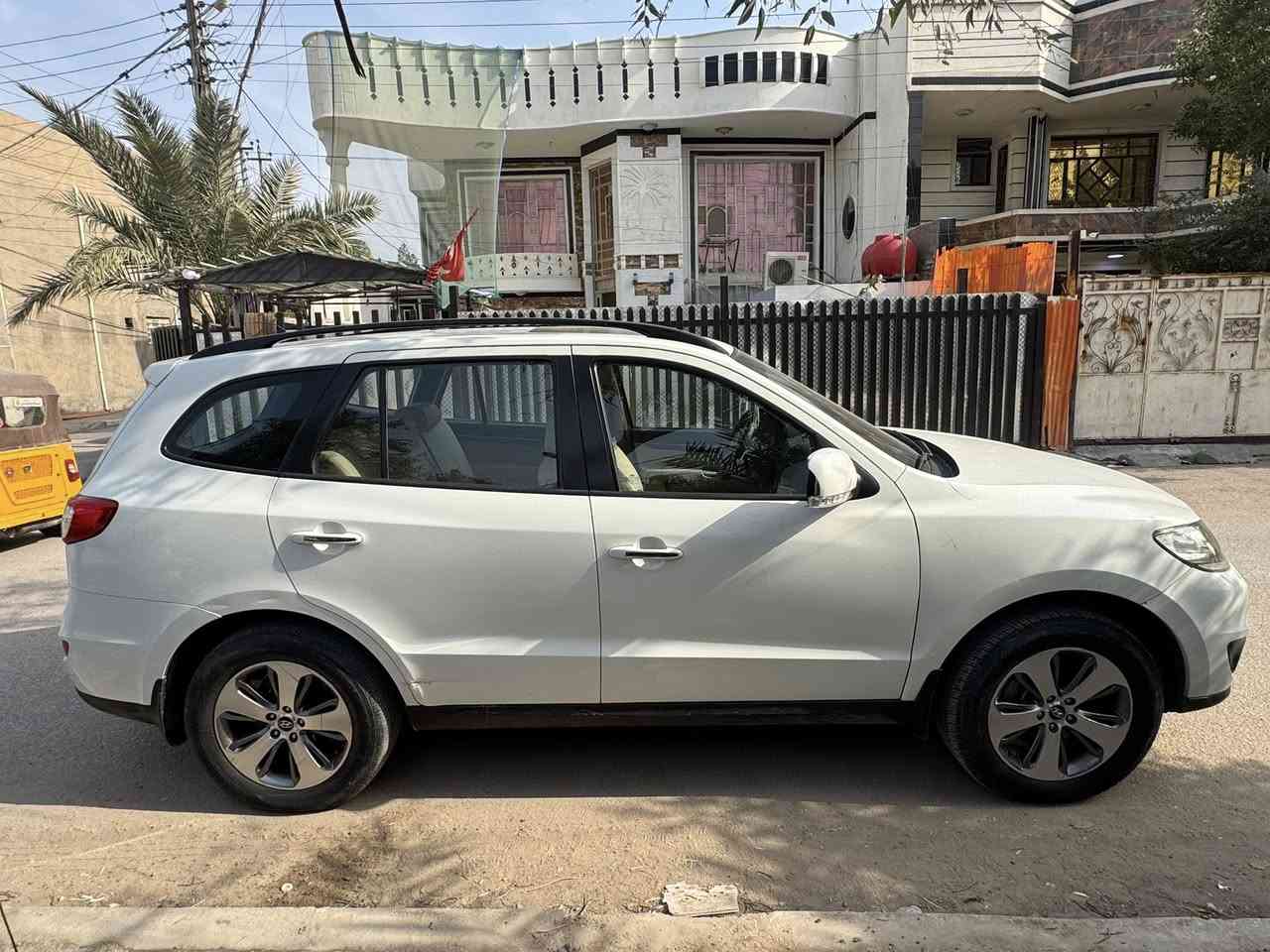 سلام عليكم 
سنتافيا موديل ٢٠١٢ خليجه رقم بغداد مميز 
كامل مواصفات مكينه (   ٦ سلندر )ويل كروم فراشه كشنات كهرباء بصمه فتحه تحكمات ستيرن كأمره حساسات إماميه خلفيه سبعه راكب بيهه صبغ باب صدر + باب سايق اثر شخوط سونار مرفق بل منشور سعر ١٧٠ $ 
موبايل ***********.  مكاني بغداد
