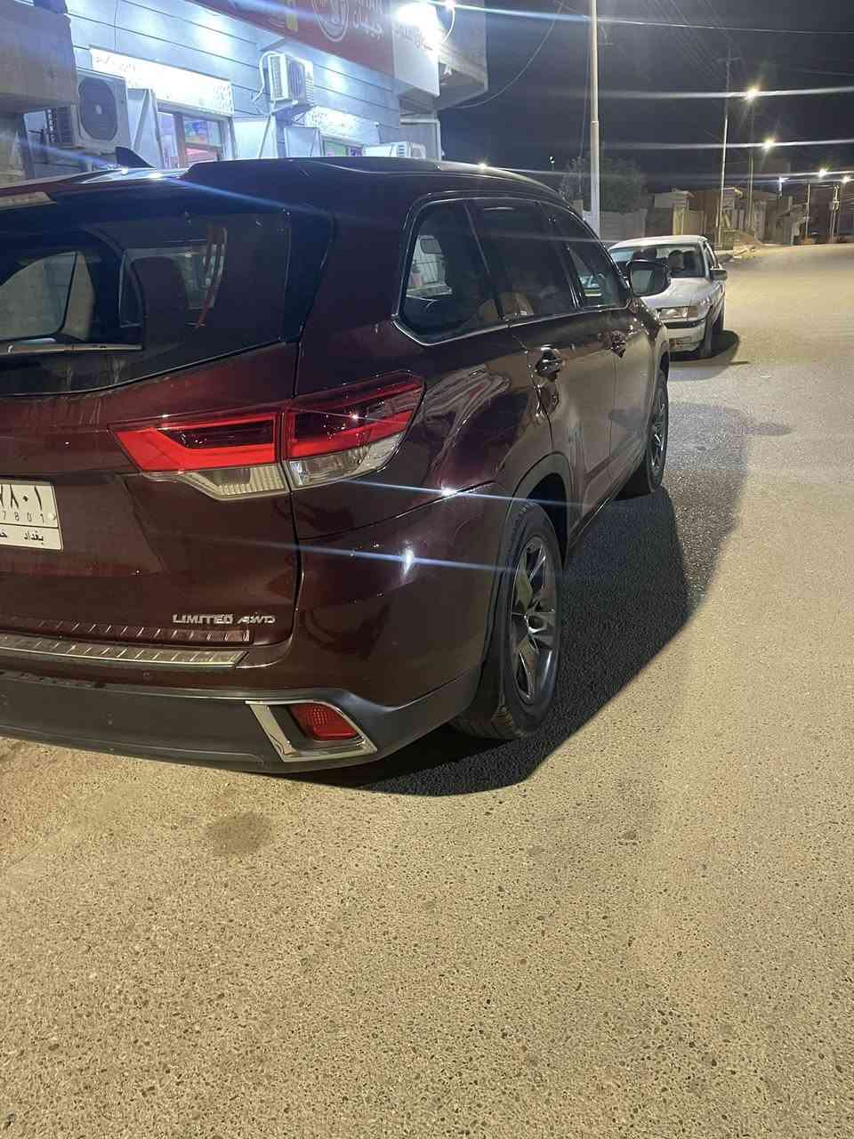 هايلندر 2019 اعلى شي بلاتينيوم 
لون احمر 

رقم بغداد 

ضرر جاملغ خلفي وأمامي فقد 

ماشيه ٥٣ ألف كيلو 

السعر ٢٦٥٠٠ وبي مجال 

مكان الأنبار حديثه 

هاتف ***********
