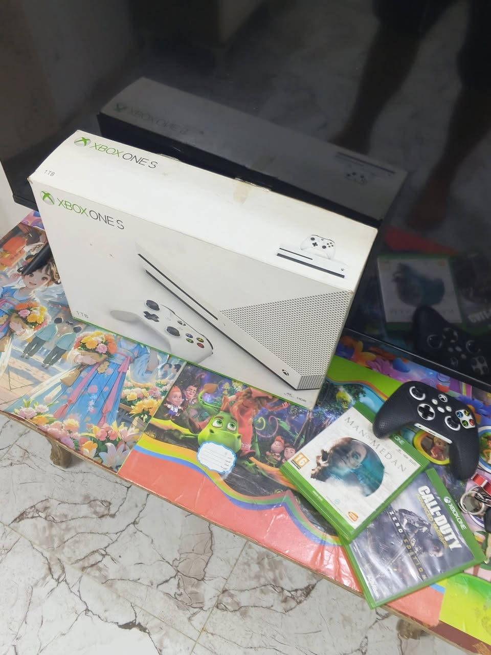سلام عليكم xbox on s نظيف ويا يدات ثنين و قرصين ويا حساب بي تلث العاب غراضه كامله سعر 200 بي مجال بسيط
هاذ رقمي***********
