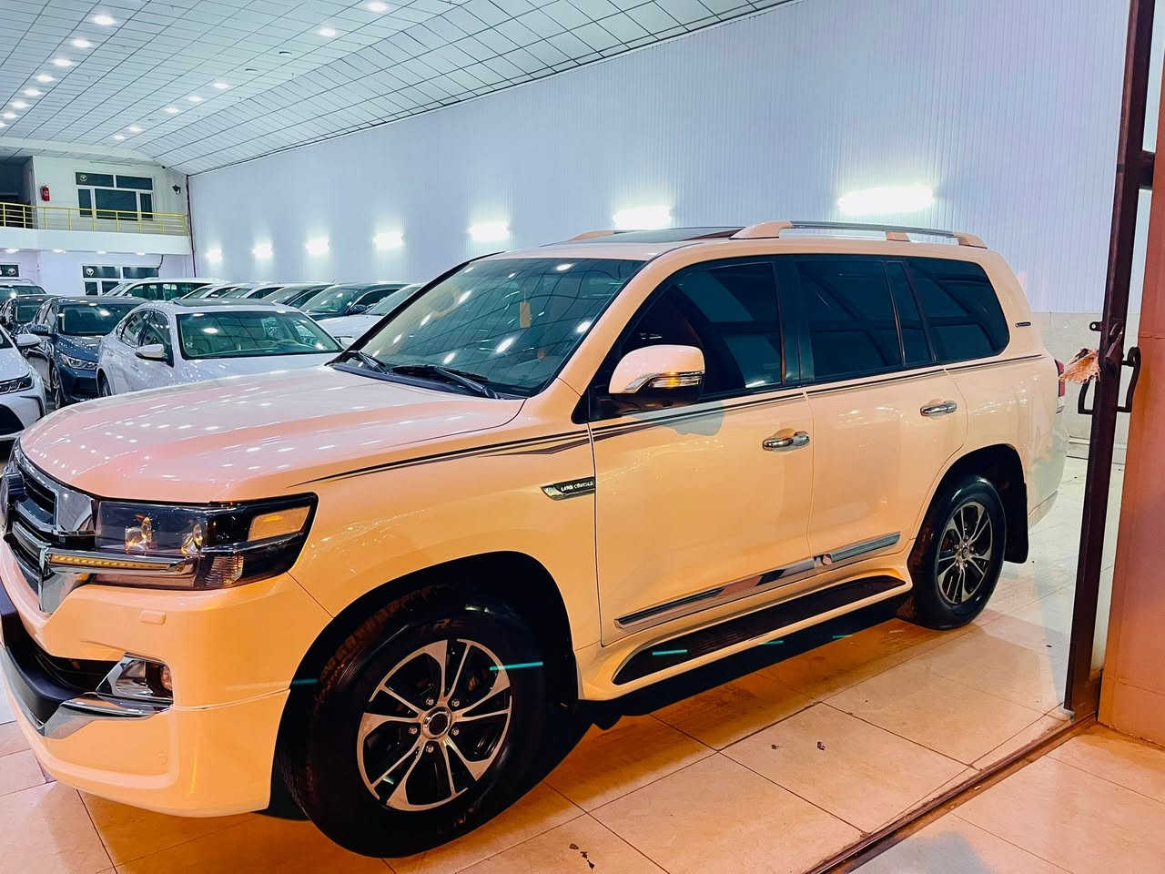 Toyota Land Cruiser 2017 GXR V6 شركة جيهان سيارة بس قطعة واحدة صبوغ بدون دواخل عنوان اربيل 
***********
وتسأب
