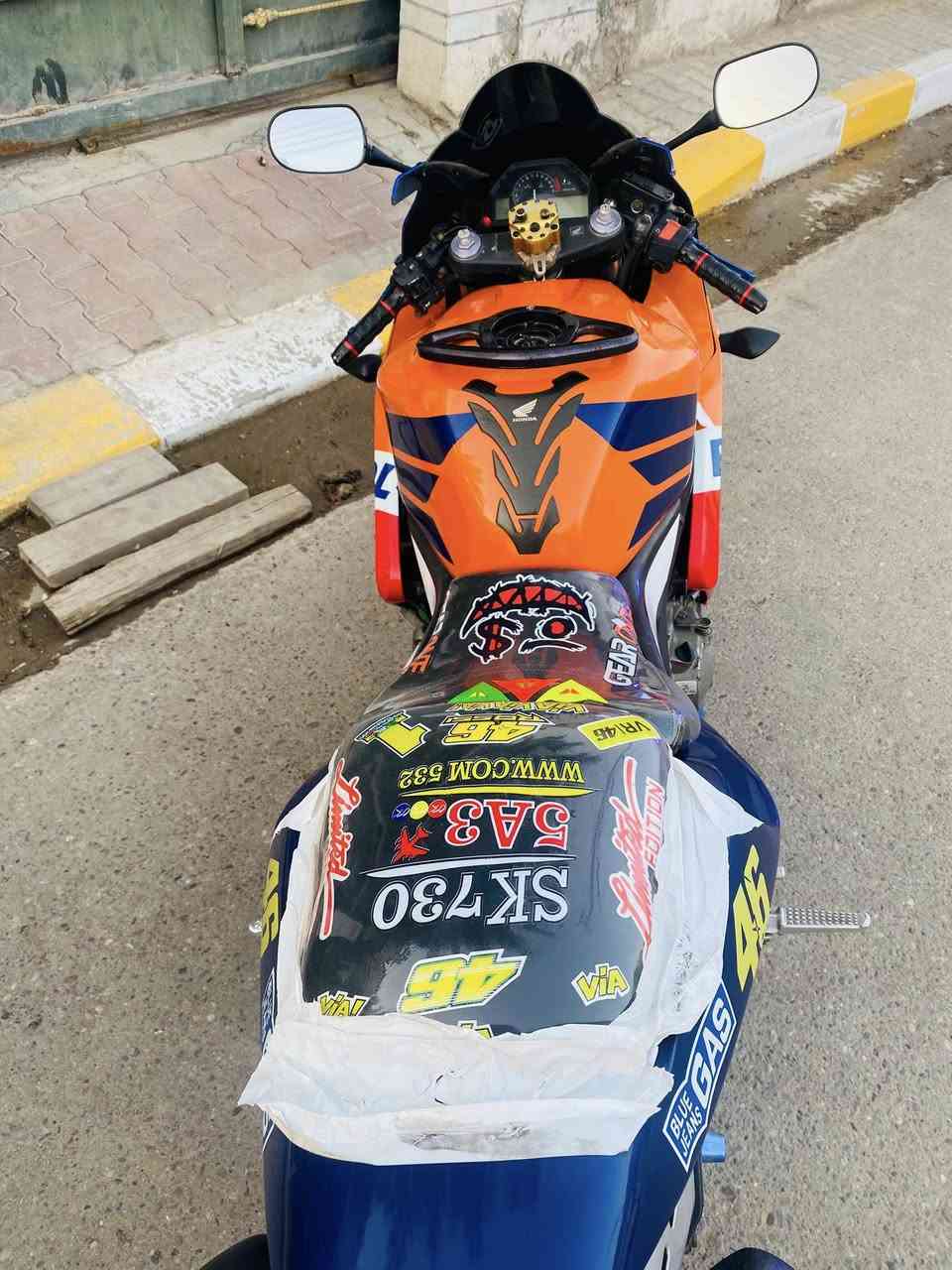 إسلام عليكم شباب دراجه سيبي rr600 لبيع تفاصيل عل رقم ***********
