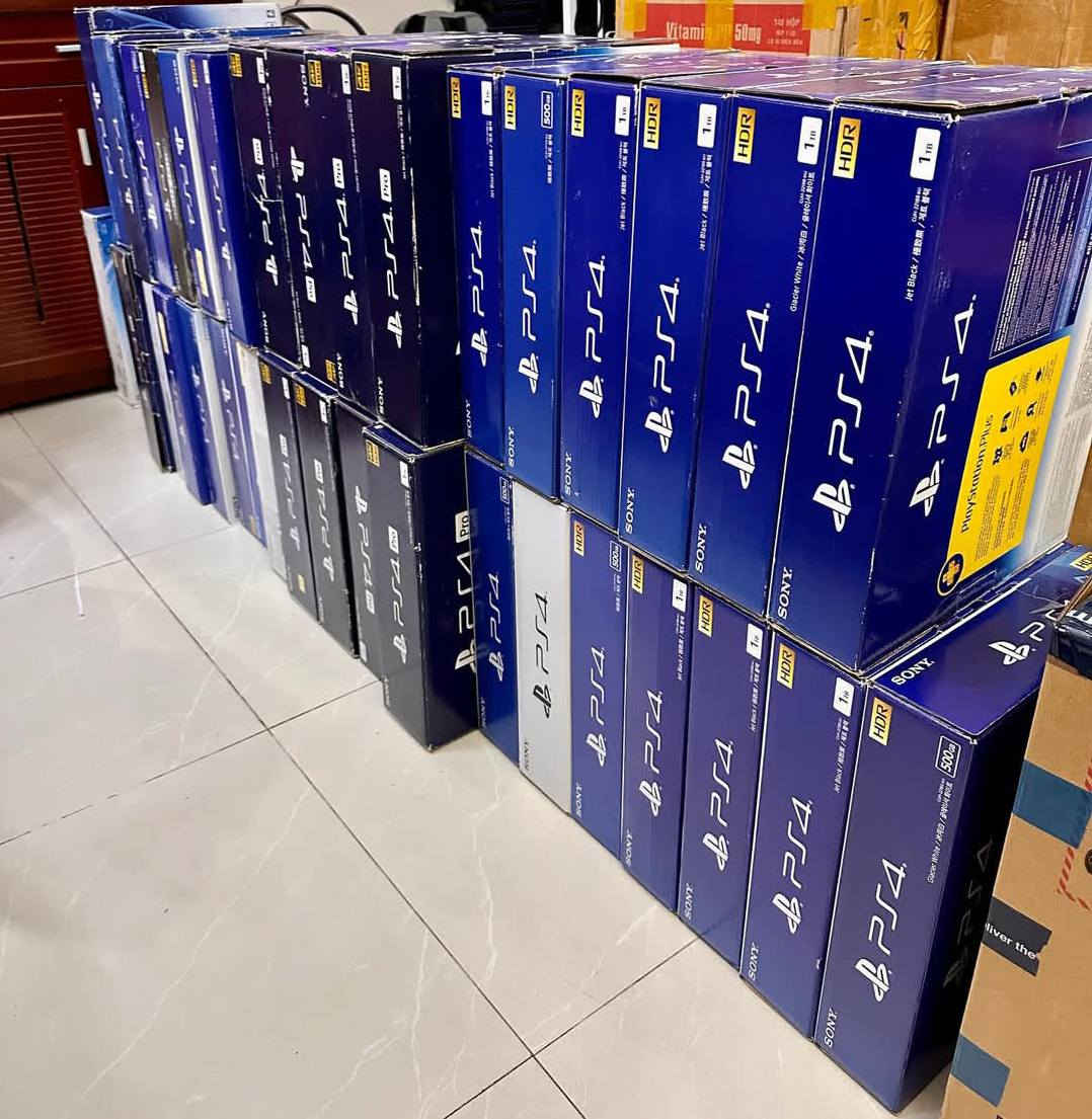 أيضاً يحق للزبون الفحص قبل الاستلام
بلي ستيشن 4 فات  سعره 180 الف
بلي ستيشن 4 سلم  سعره 225 الف
بلي ستيشن 4 برو  سعره 260 الف
الاجهزه المهكره تحتوي عله باقة العاب لاتقل عن 12 لعبه
بلي ستيشن 4 فات مهكر سعره 215 الف
بلي ستيشن 4 سلم مهكر سعره 245 الف
بلي ستيشن 4 برو مهكر سعره 300 الف 
بلي 3 سلم سعره 125 الف 
بلي 2 سلم سعره 60 الف 
بلي 2 فات سعره 55 الف
اكس بوكس 360 سعره 130 الف
***********
🚕توصيل موجود 🇮🇶
