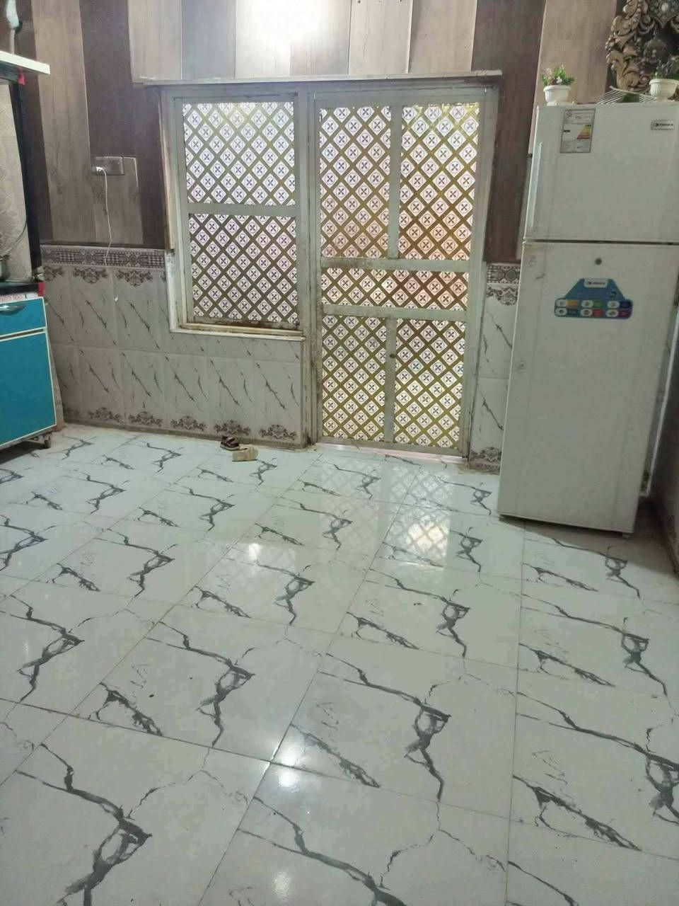 طابو صرف المساحة225 الواجه10م موقع وخدمات عكاده قديم نظيف غرفتين صالة استقبال مطبخ طارمة كببرة سطح الديوانية حي العسكري الثالث خلف المستوصف السعر 98 مناسب جداً جداً يرهم مراوس او بيع مراسلة الصفحة او الاتصال لطفا ***********
