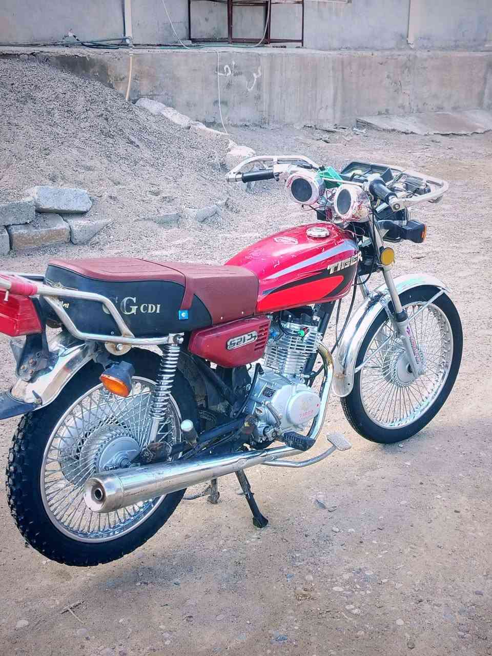 السلام عليكم موطور لل بيع
الموديل20
نضافه فولل 
شلعه ومعدل شرط 
محرك شرط لا صوت ولا تبخير  
السعر 450وبي مجال 
المكان الشرقاط 
***********
