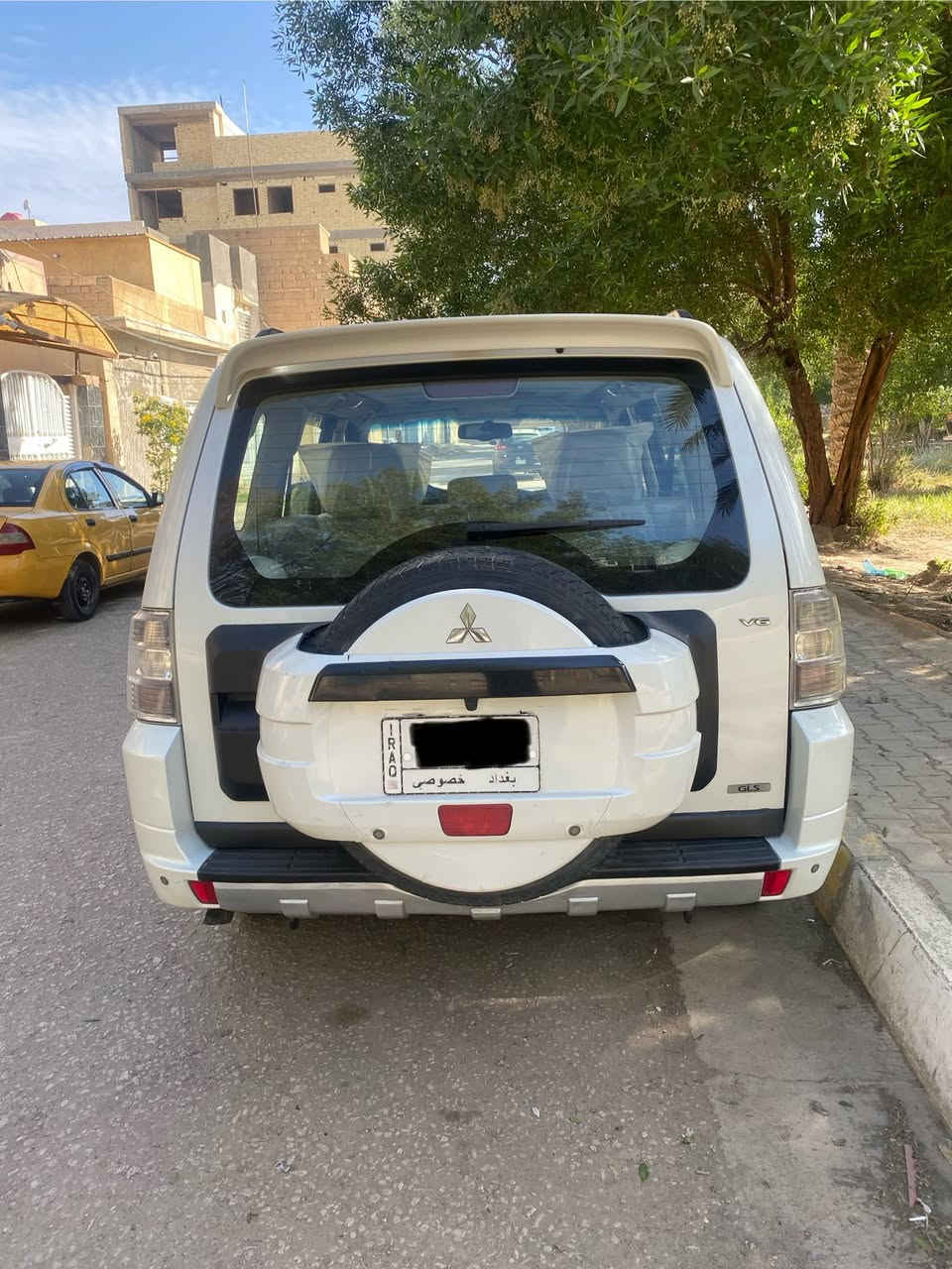 سلام عليكم 
باجيرو حبتور 2010 مكفوله كفاله عامه من الصبغ ماشيه ١٣٠ كيلو فول مواصفات خنك للاخير فتحه سبعه راكب معروفه مواصفات الباجيرو رقم بغداد باسمي 142$
مكاني كربلاء 
***********
