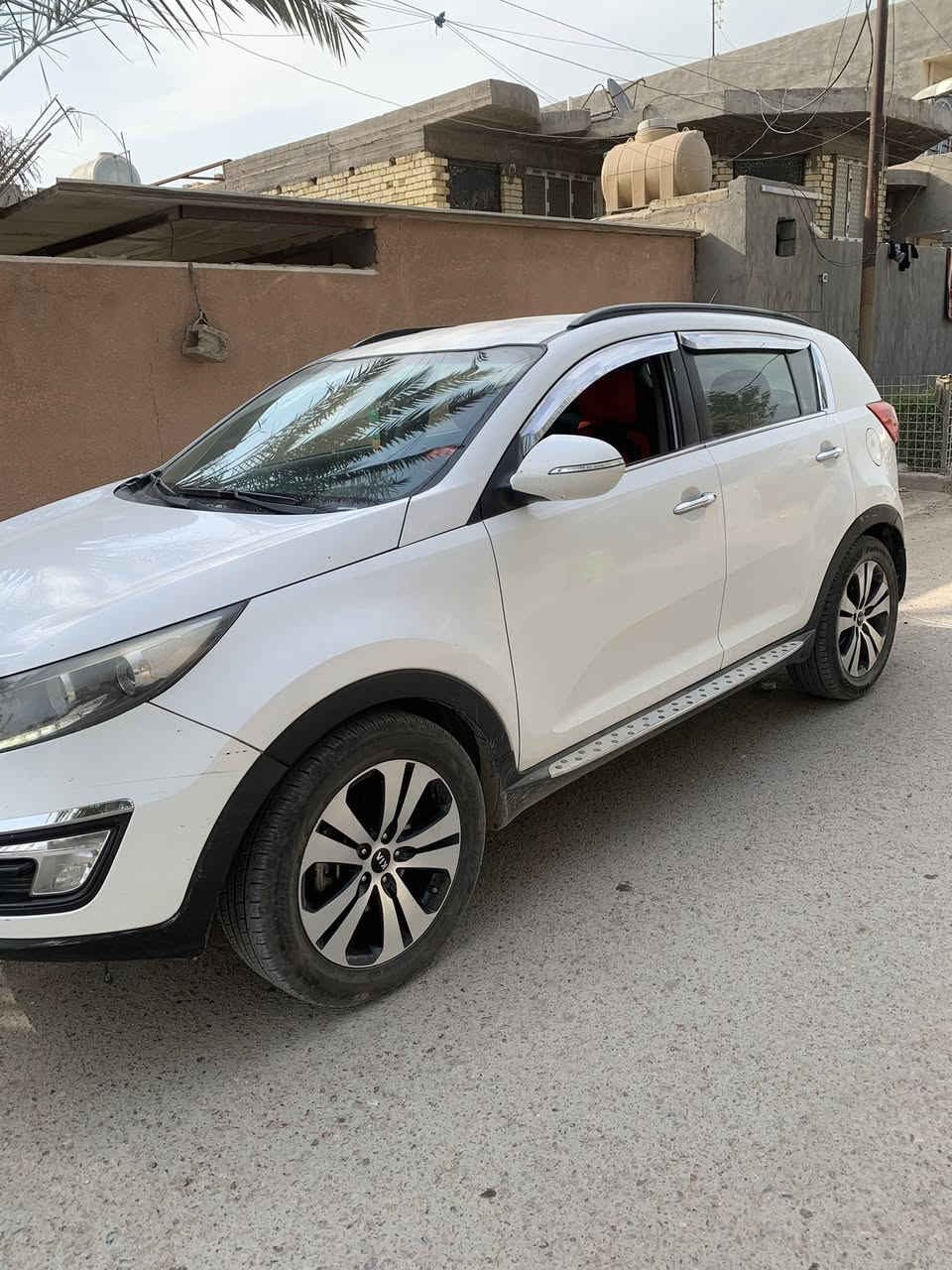 السلام عليكم سيارة سبورتج 2012 خليجي للبيع ( رقم أربيل الدولي) تحويل ثاني يوم
السيارة مواصفات عتياديه

داخل لون اسود 

كامره خلفية

تحكمات استيرن

سايد بريك رجل

اشاير بالمري

حساسات

السيارة كفالة عامة عدا بارد في السيارة لا صبغ ولاتبديل 

السعر 140 وبيها مجال

مكان السيارة بغداد ابو غريب 👌

للأستفسار ***********
