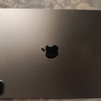 ايباد ١١ M2 • بطارية ٨٩% • حي الجزائر