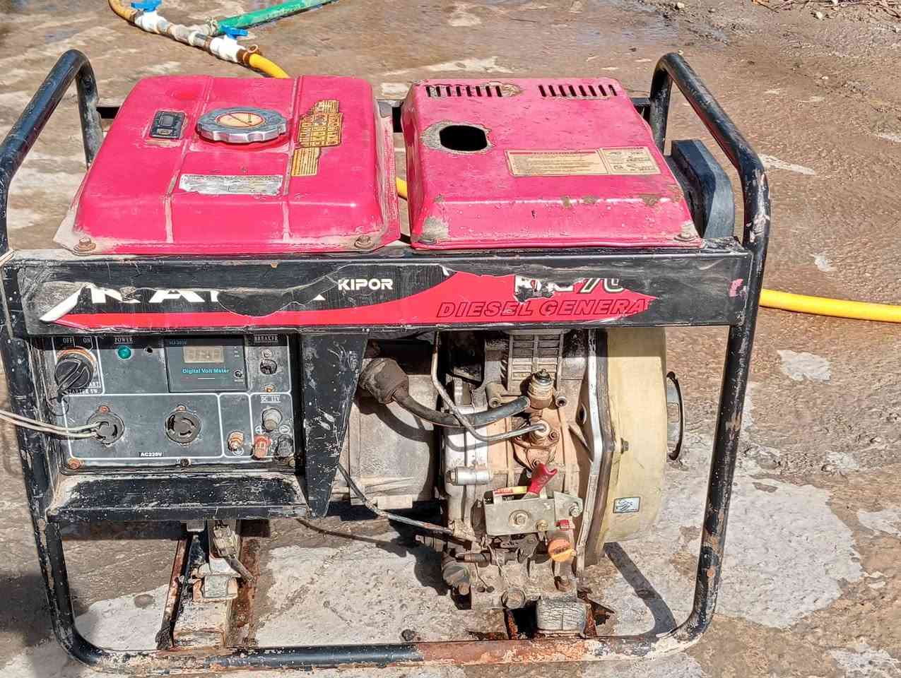 مولد كامه كاز شغاله حبل وسلف عوزه بس باتري جديده مشتغله قليل العنوان بابل كفل هذا رقمي *********** السعر 300 وبيه مجال غير متواجد على الفيس
