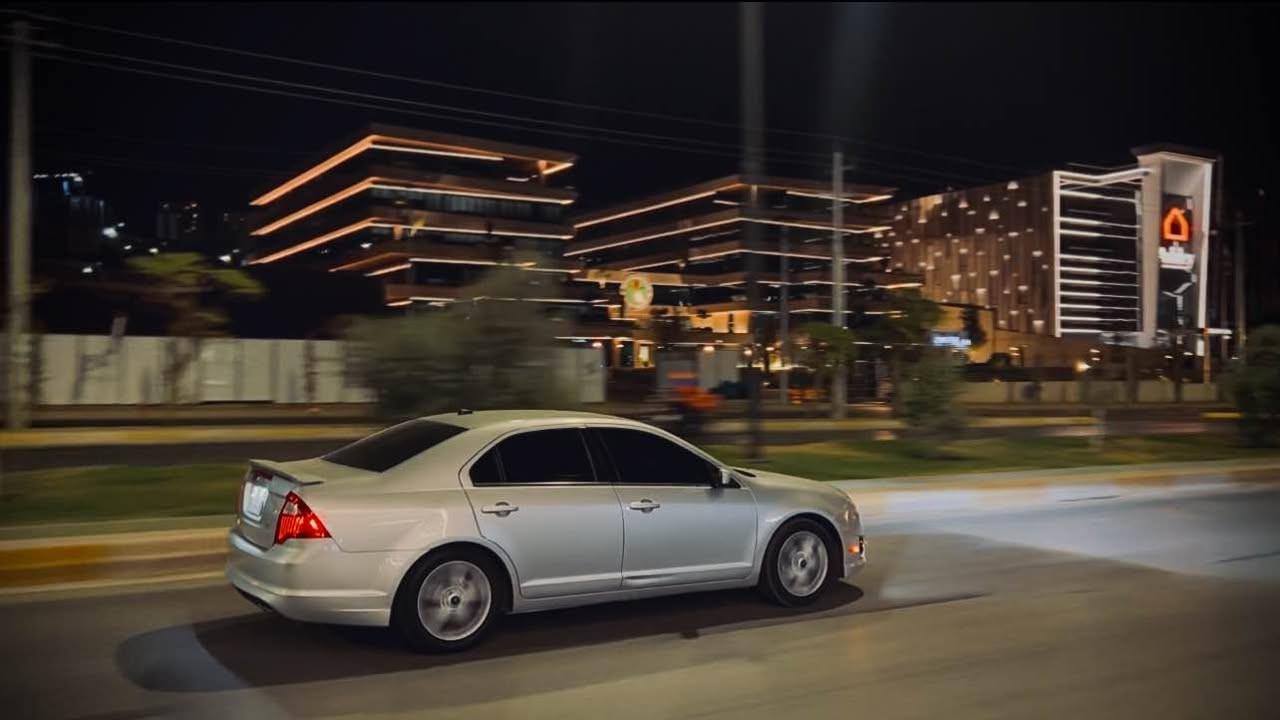 فـۆرد فـیـوژن نـیـڤـا ٢٠١٢
سـفـری ئـێـرەیە ( شـەریـکـەی نـیـڤـا )
بـێ بـۆیـاخ & بـێ سـارد ( تـەنـهـا دوو قـوپـاوی بــچـوکی هـەیـە )
٢٢٩.٠٠٠ کم ڕۆشـتـووە 
مـەکـیـنـە چـوار پـسـتـۆنـی ( ٢.٥ ) مـرغـوب نـەکـراوەتـەوە
( ABS )
لایـتـەکـانی بـۆ گـۆڕاوە بـە ( لـیـد کـەپـس ) کـە زۆر بـە قـوەتـە و هـەم نـزمـە هـەم فـول ( ٢٠٠$ ) پـێ دراوە
چـوار جـام کـارەبـا 
ئـاوێـنـە کـارەبـا
کـوشـنـی سـایـەق کـارەبـا
تـەحـەکـومـاتـی سـەر سـوکـان 
تـەحـدیـد سـورعـە
حـاسـەی دواوە
حـاسـەی تـایـە
دوگـمـەی هـاتـنـە خـوارەوە لـە هـەوراز
دوگـمـەی دژە خـلـیـسـکـان
دوو سـویـچـی بـیـلادی لـەگـەڵـە
بـاڵـی شـەریـکەی پـێـوەیـە
ویـل کـەپـی بـیـلادی - تـایـەی تـازەیە
  تـازە سێرڤـزی عـامی بـۆ کـراوە ( پـێـش و دوای تـازە داگـیـراوە & مـەسفـی - فـیـتـپـەمـپ - پـلاک & هـایـدرۆلـیکـی گـێـڕ ) گـۆڕاوە
￼هـەزە و بـەڕاد و سـەنـەوی تـاکـو ( ١١ / ٢٠٢٧ ) و ڕەقـەمـی تـازەیـە و ڕەقـەم سـلـێـمـانـیـە
بـە شـەرتـی گـێـڕ و مـەکـیـنـە و کـارەبـای و تـەحـویـل و غـەرامـە
نـرخـی :١١٣$ مـعـامـەلـەیـەکـی بـرایـانە
شـوێـن : سلـێـمـانـی
0771 895 1000
0751 120 3889 السليمانية, العراق
