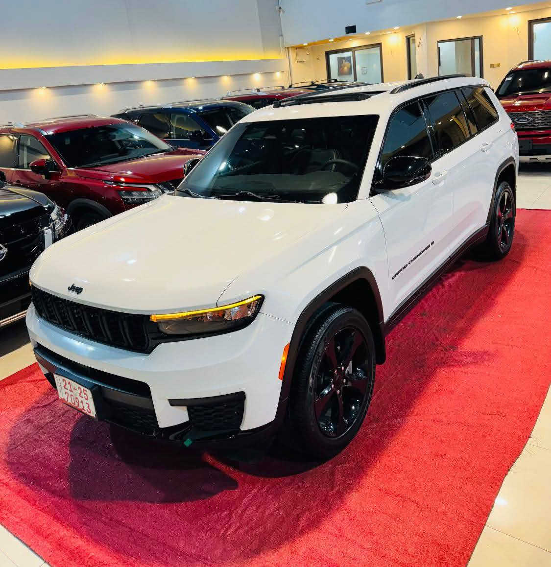 2023 JEEP GRAND CHEROKEE,
مواصفات لاريدو بلاك توب 
موديل 2023
حجم المحرك V6(3.6L)
السعر 285$ بيها مجال

عداد المسافة19الف مايل 

عدد المقاعد 7 راكب

للون ابيض
الضرر كما موضح بالصورة 

المواصفات :  لاريدو  بلاك توب 
بصمة تشغيل
تشغيل عن بعد 
بصمة ابواب
رادار امامي (تحديد مسار)
رادار جانبي (نقاط عمياء)
رادار خلفي (تحذير من الاصطدام)
شفتات+تحكمات استيرن 
كشنات  جلد شامو 
صندوق كهربائي 
تبريد مركزي 
تحكم وضعيات القيادة Drive modes 
شاشة دشبول ديجيتال
كير ماوس
شاشة كبيرة لمس+ كاميرا
أوتو ستارت Auto Start
اوتو ستوب Auto Stop
أوتو هولد Auto Hold
منافذ USB+AUX
مانع انزلاق+ABS
وبقية المواصفات المعروفة
العنوان كركوك شارع المعارض

معرض هشام الحمداني لتجارة السيارات

للاستفسار ☎️☎️

***********

‭0773 051 3296‬

***********
