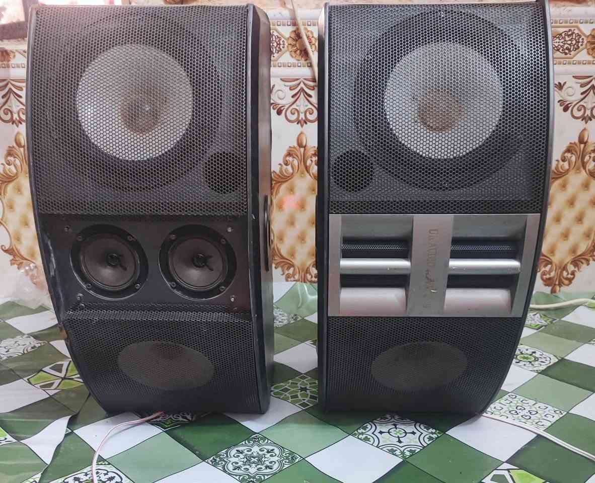 سماعات مال باله وزنه ثقيل مال الكويت دبل مغناطيس قياس السماعه 8 انج صوت ودمام  ماينوصف السعر 200 الف يوجد توصيل لجميع المحافظات ***********
