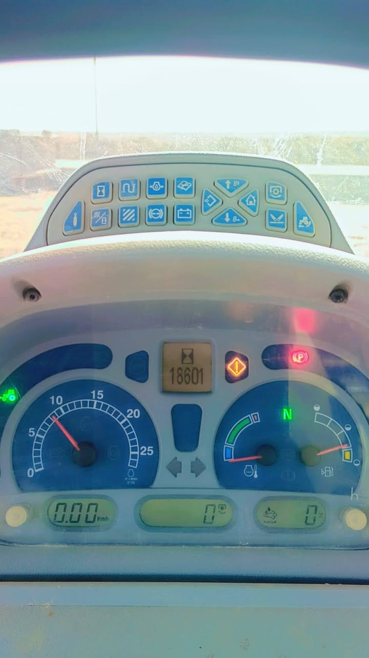 مكينه نيهولند للبيع 270 لشراي ينتصل ***********
