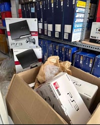 بلاي 3 سلم ملحقاته كامله جديد باله الجهاز ما مفتوح مع  اثنين جوستك عرض...