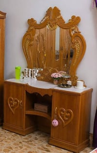 اغراض للبيع غرفه نوم  تسكام شغل عراقي مستعمل  سرير نفر مع دوشك  كنتور ...