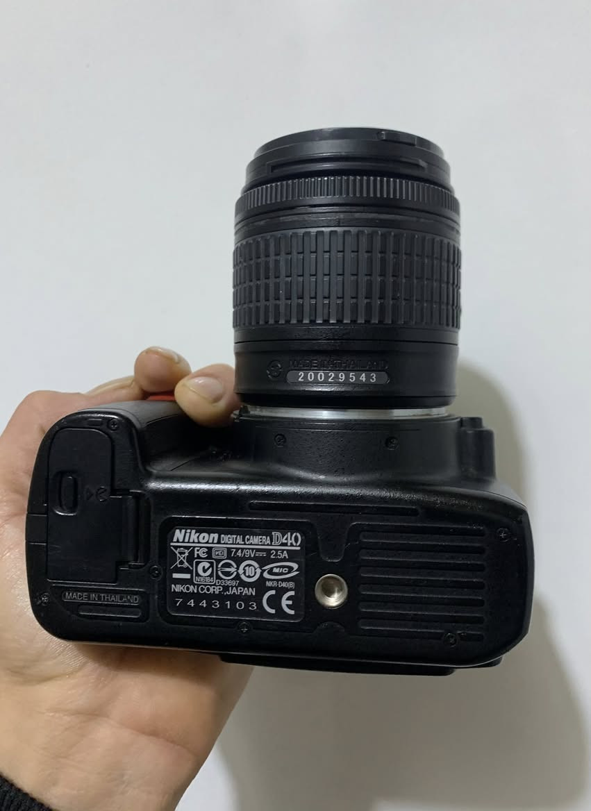 نیکۆن دی ٤٠ 
 لێنزی ١٨-٥٥ ی لەگەڵ دایە بە ڵام مانوێڵە لێنزەکە ئۆتۆ فۆکسی نای کات 
 شەحن و پاتری خۆی لەگەلدایە و نرخی هەرزان  
١٠٠ هەزار گەیاندن هەیە


**إذا كنت صاحب هذا الإعلان وتريد حذفه لأي سبب، رجاءا أرسل رسالة إلى الدعم الفني**