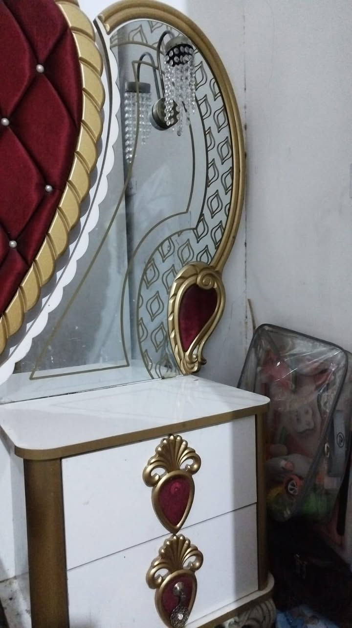 غرفه تركيه سعر 500 الف وبيها مجال بسيط بغداد مدينه الصدر رقم الهاتف ***********
