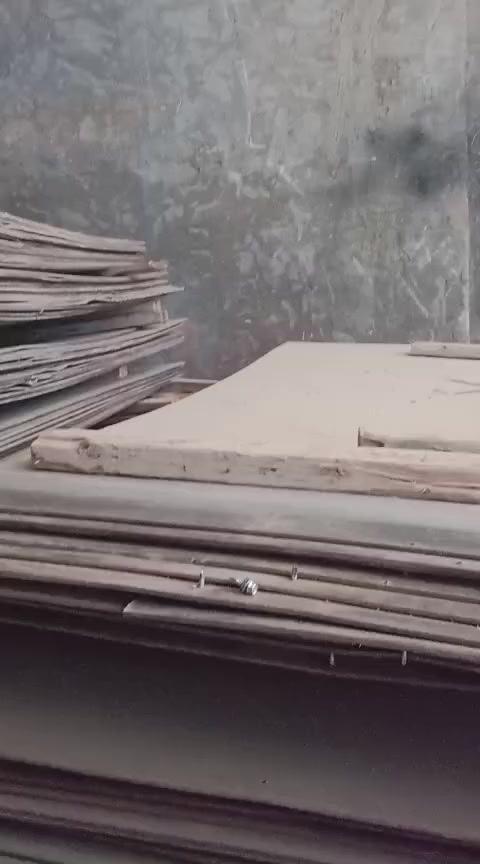 سلام عليكم اخواني عندي بليت 6 ملم تارس روسي كميه 600 قطعه ابيع طن و مفرد بل يصرفلك
الاستفسار علأ الارقام 
***********
***********
