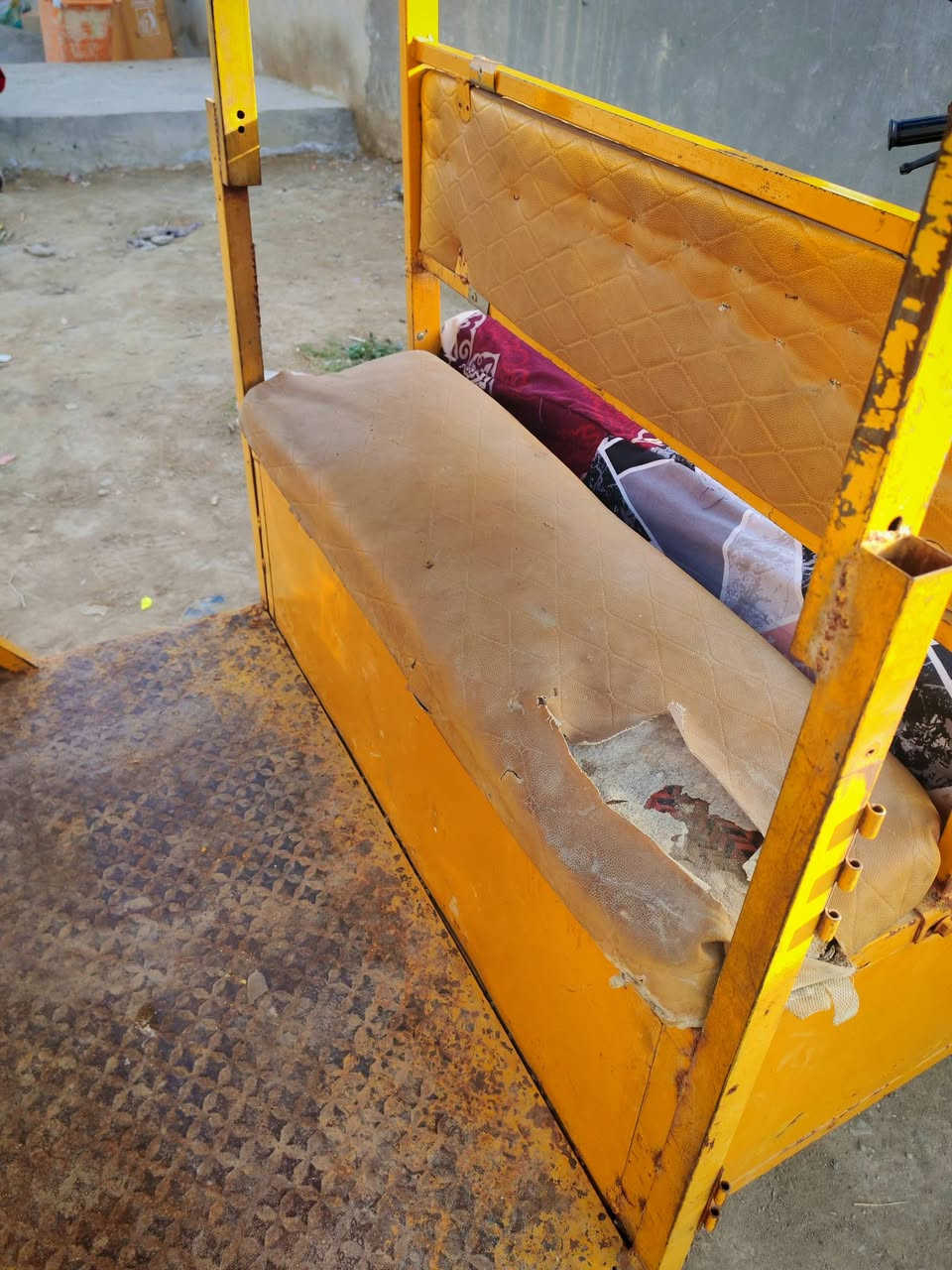 سلام عليكم اخوان تكك مديل (18) للبيع  اوراق كامله مكينه اكسل حداديه خير من الله كهربائيات كله كامله
مكاني ديالئ بعقوبه فلكت الامين السعر (900) وبيه مجال مايعجبك لاتعلق اخي 
*********** واتس
