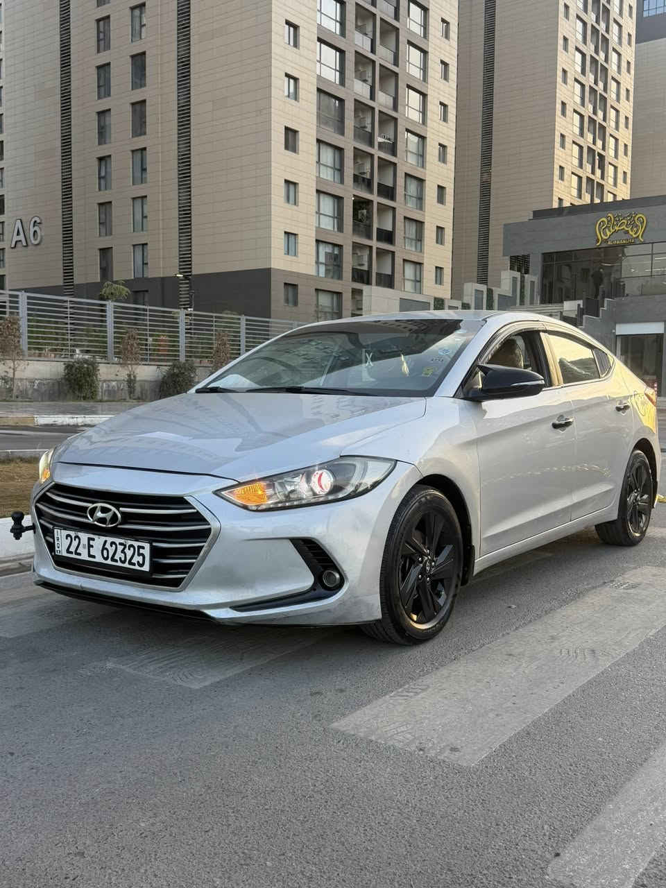 السلام عليكم 
النترا خليجي للبيع موديل 2018 
السياره كفاله عامه عدا جاملغ امامي صبغ 
المحرك 1600 دوش 
السعر 118 وبيه مجال قليل كلش
رقم اربيل تحويل 
العنوان بغداد حي الاعلام 
رقم الهاتف ***********
