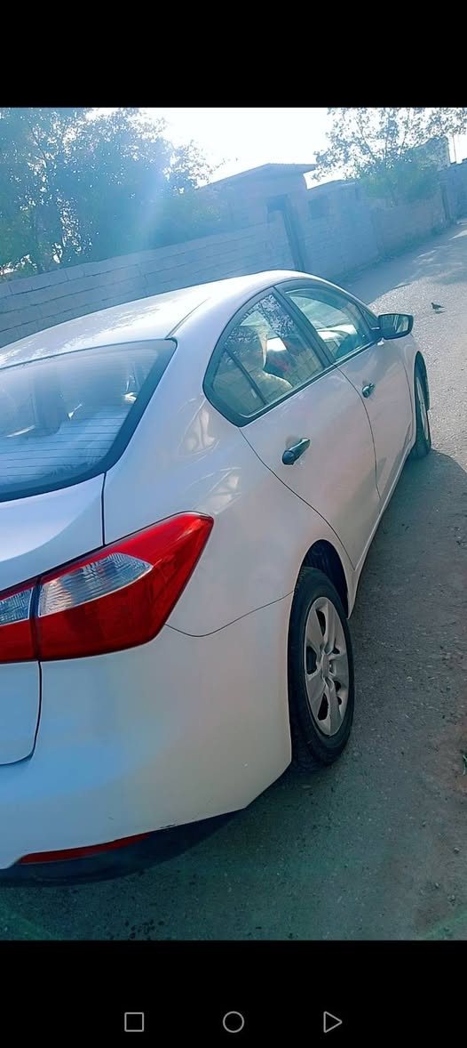 سيراتو موديل 16 رقم مثنى نظيفة انظف من صورة  مداور ثاني يوم السعر 125 وبيها مجال قليل باقي تفاصيل خاص او اتصل ***********
