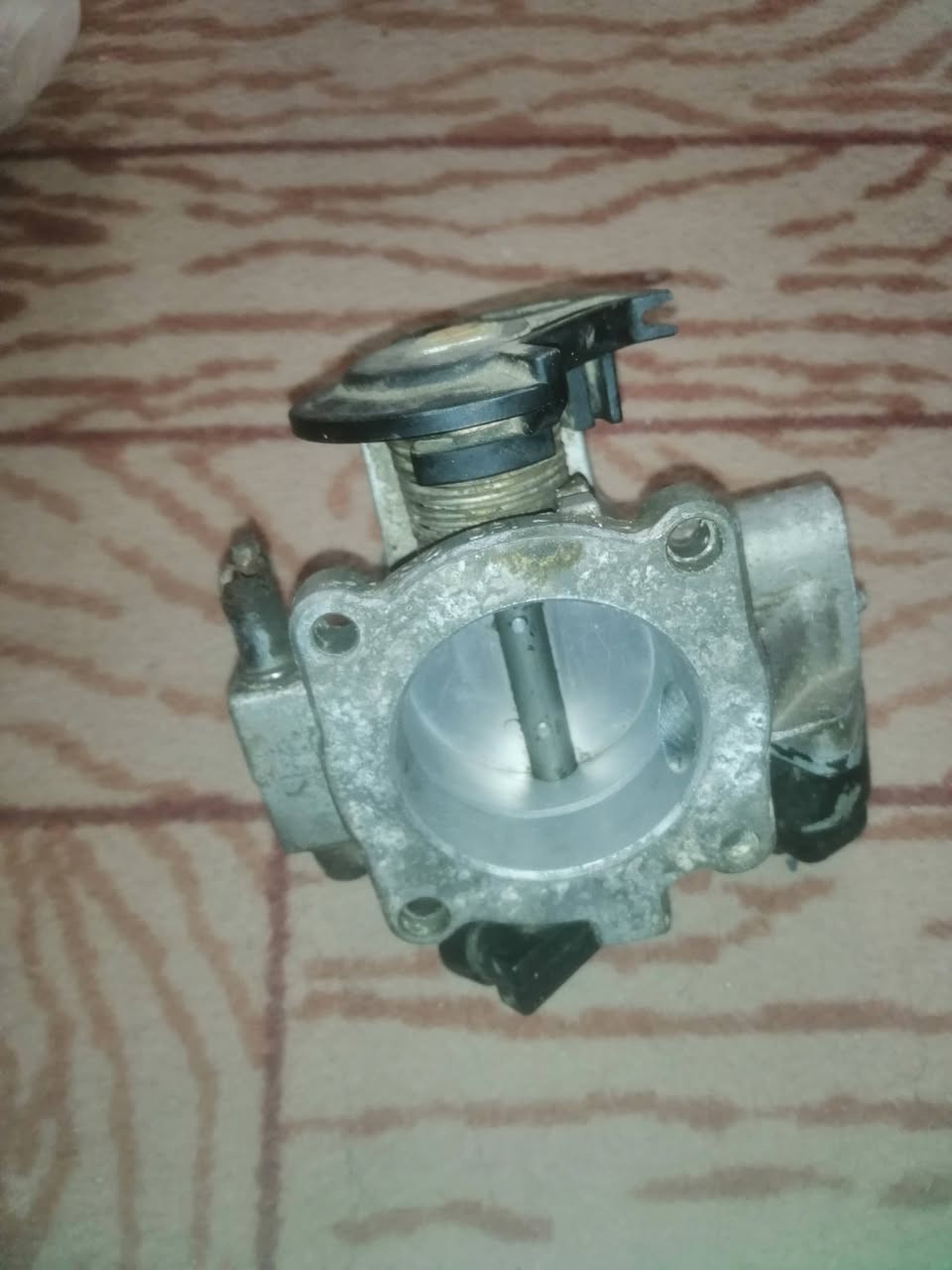 جويتر للبيع شرط الأصلي مو تجاري بدلته وطلع صوج بلعقل وياه تي بي اس وايسي اقسم بالله مالت شركه مكاني سماوه رميثه *********** أخذته ب 70  ورايده ب50 ألف شرط اذا مو اصلي لو بي اي شي مرجوع
