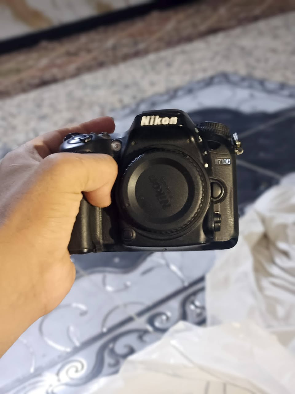 نيكون 7100نضافه95 عدسه 70/300
بطاريات ثنين الحبل بعده جديد تحويله صور جديده 
سعر مناسب 750الف بغداد توصيل ماكو 
***********واتساب فقط
