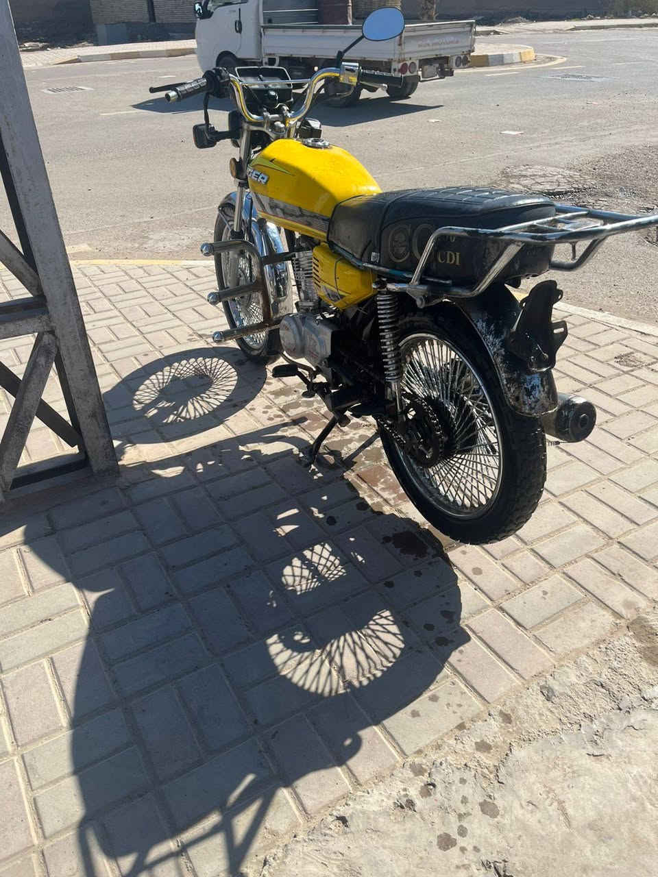 السلام عليكم دراجه تايكر للبيع شغاله نكره دراجه نضيفه وسعر مناسب الاتصال عله رقم لمعرفت السعر ‏
‪***********
