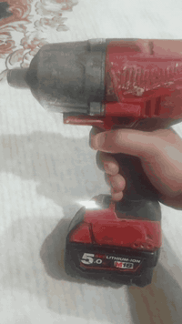 سلام عليكم دريل لقمه ميلوكي + بطارية 5 امبير ( سعر 145 ***********
