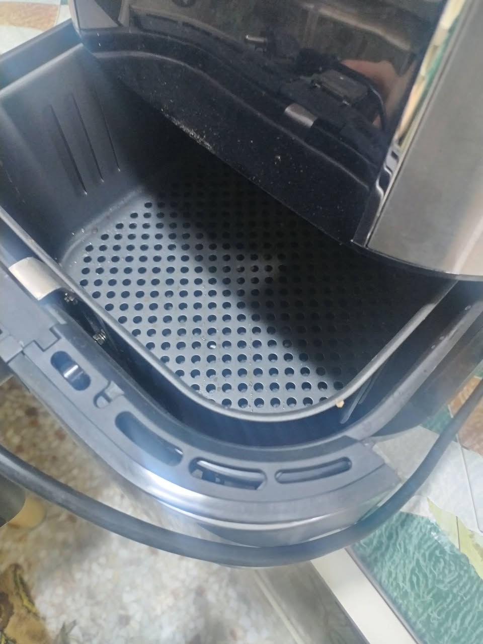 قلايه هوائيه ما مستعمله ماصاله شهر للبيع ب70 وبيه مجال حجم 12 ونص  تأخذ دجاجتين شارع 100شارع80 شارع شريفه الجديد يم ملعب نورسين قرب نقطه داله نجار ميثم  الاتصال : ***********
