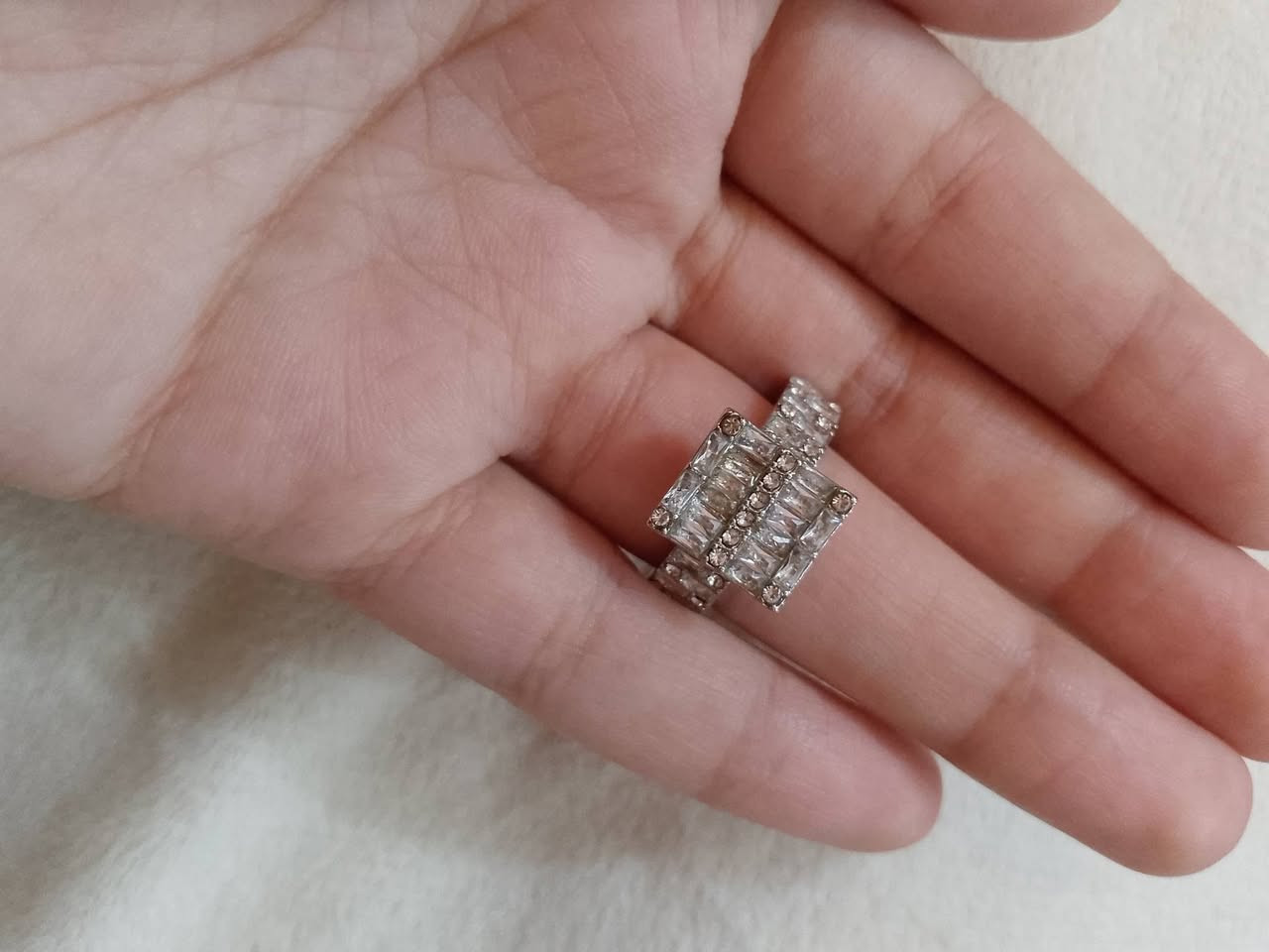 محبس مختوم 925 سعر 13 علئ اول تم مع توصيل علق بتم وبلعافيه


**إذا كنت صاحب هذا الإعلان وتريد حذفه لأي سبب، رجاءا أرسل رسالة إلى الدعم الفني**