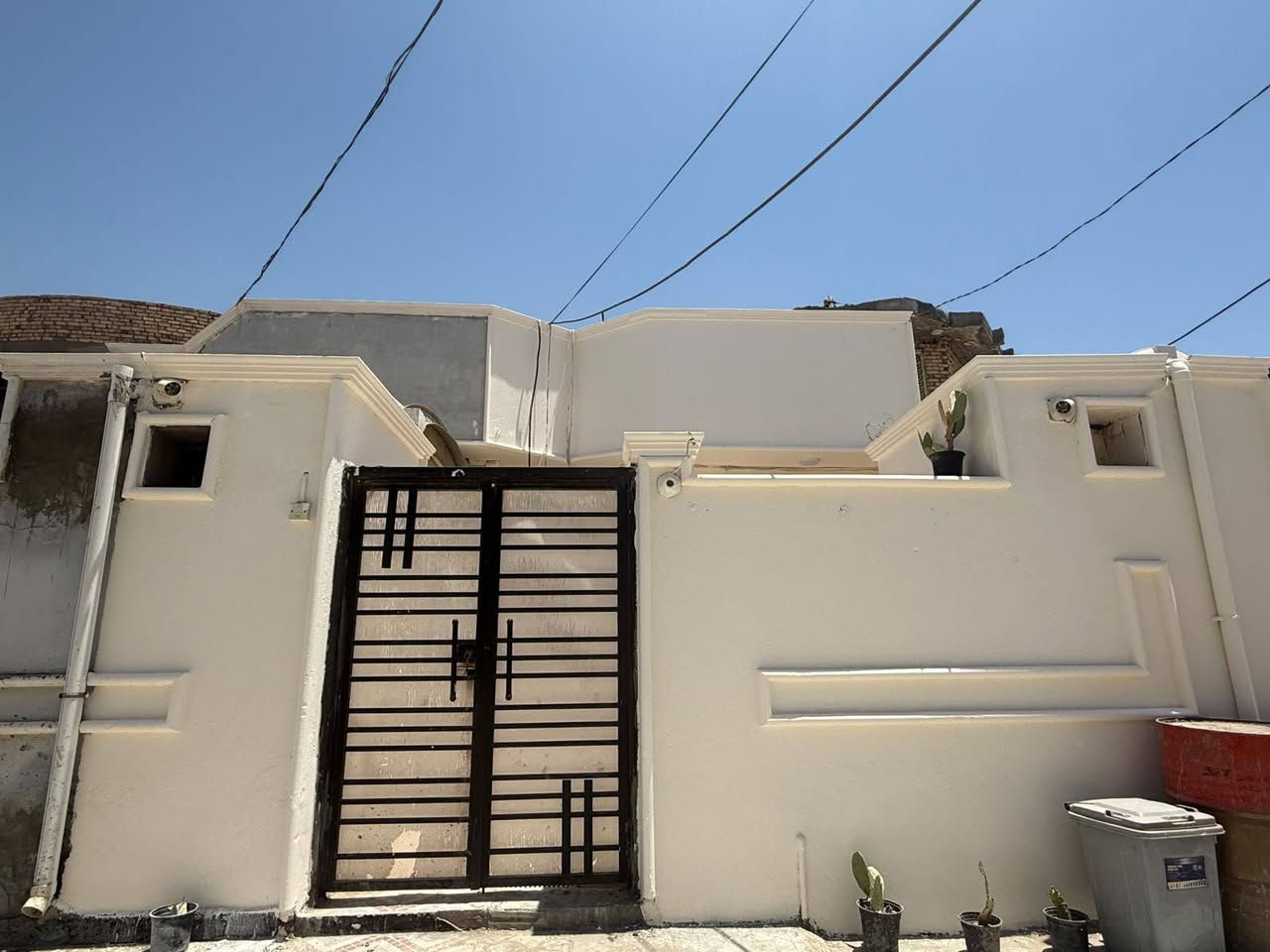 ⭕ بيت للبيع طابو زراعي سند 25 )(مشمول بالتطويب التقيه3 قرب شارع النجف الرئيسي جهة مازن البنجرجي_)
⭕️المساحة 125متر الواجهة 5 ونزال 25 
⭕️بناء البيت 2025
⭕️بناء  مسلح 

—————————————  لانتعامل برفع سعر العقار عن سعرة الاصلي نجمع البائع بالمشتري مباشرتا
           تـــفـــاصـــيـــل الـــدار 
(كونكريت مسلح )
⚜️ غرفة
⚜️صالة 
⚜️استقبال
⚜️مطبخ 
⚜️مجاميع صحية 
⚜️طارمة 
مخزن سندويج بالسطح 
ــــــــــــــــــــــــــــــــــــــــــــــــ
​——————————————-
#متابعة_الصفحة
#لـــمـــن يـــرغـــب فـــي عـــرض عـــقـــاره لـــلـــبـــيـــع او الايجار  يـــرجـــى الــتــواصــل مــعــنــا ع خاص

———————————————————للاستفسار مراجعه مكتب المدينه التقيه3 الفرع المقابل لمعمل غاز الديوانيه او الاتصال
 *********** واتساب
‏‪0783 027 9730‬‏
