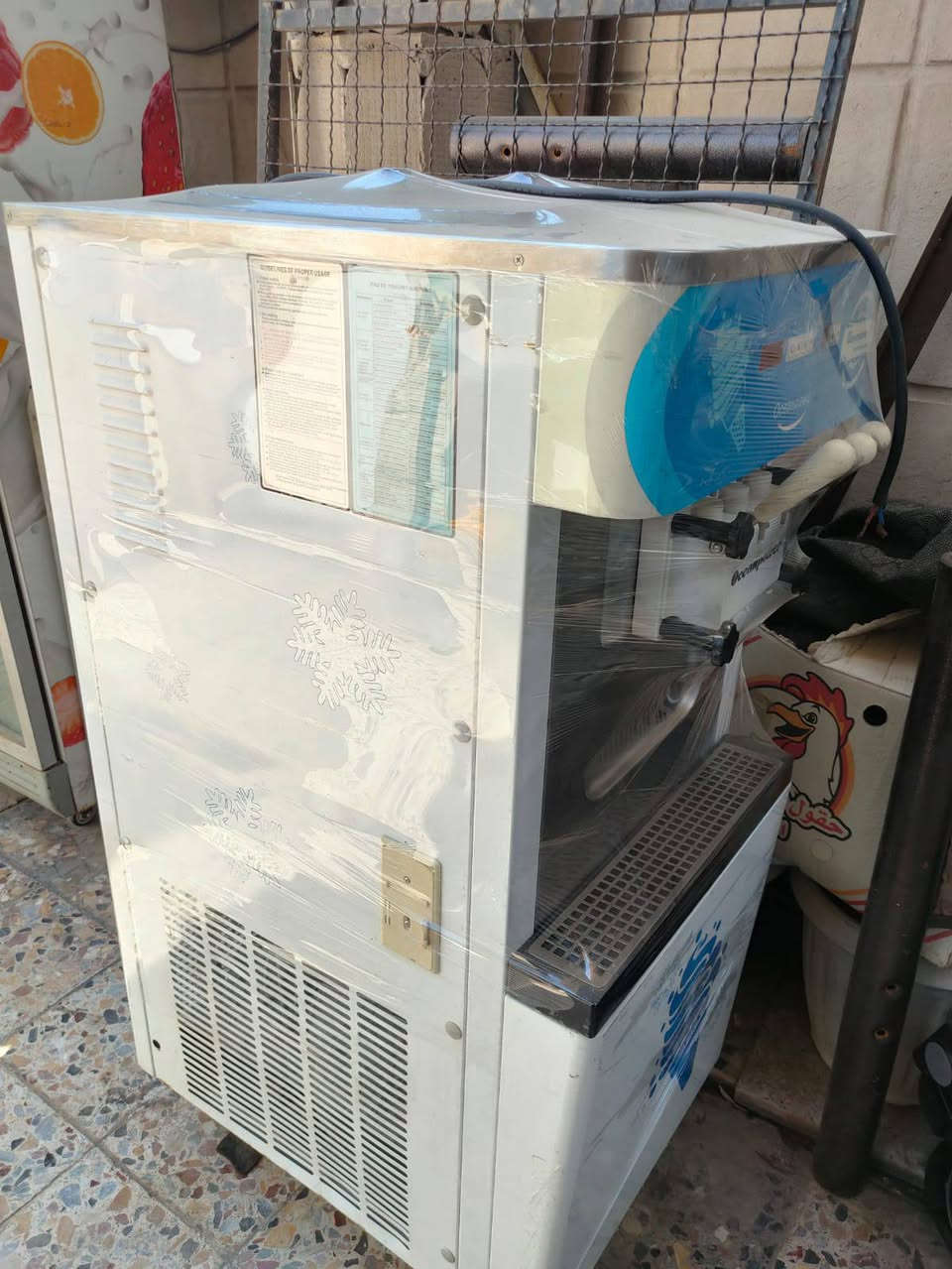 مكلف بالنشر للتوضيح
مكيه مال موطه سوفت  سنكل صنع تركي 3 كير نظيفه جدا كما موضح في الفيديو السعر 12 ورقه 
مكينه مال عصير 3 خانه تبريد ماطور نظيفه جدا سعر 400 الف 
رقم الهاتف ***********
عنوان بغداد حريه دور نواب ضباط شارع المشجر
